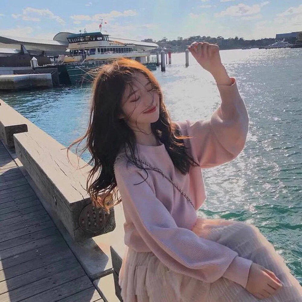 爱与群魔海报